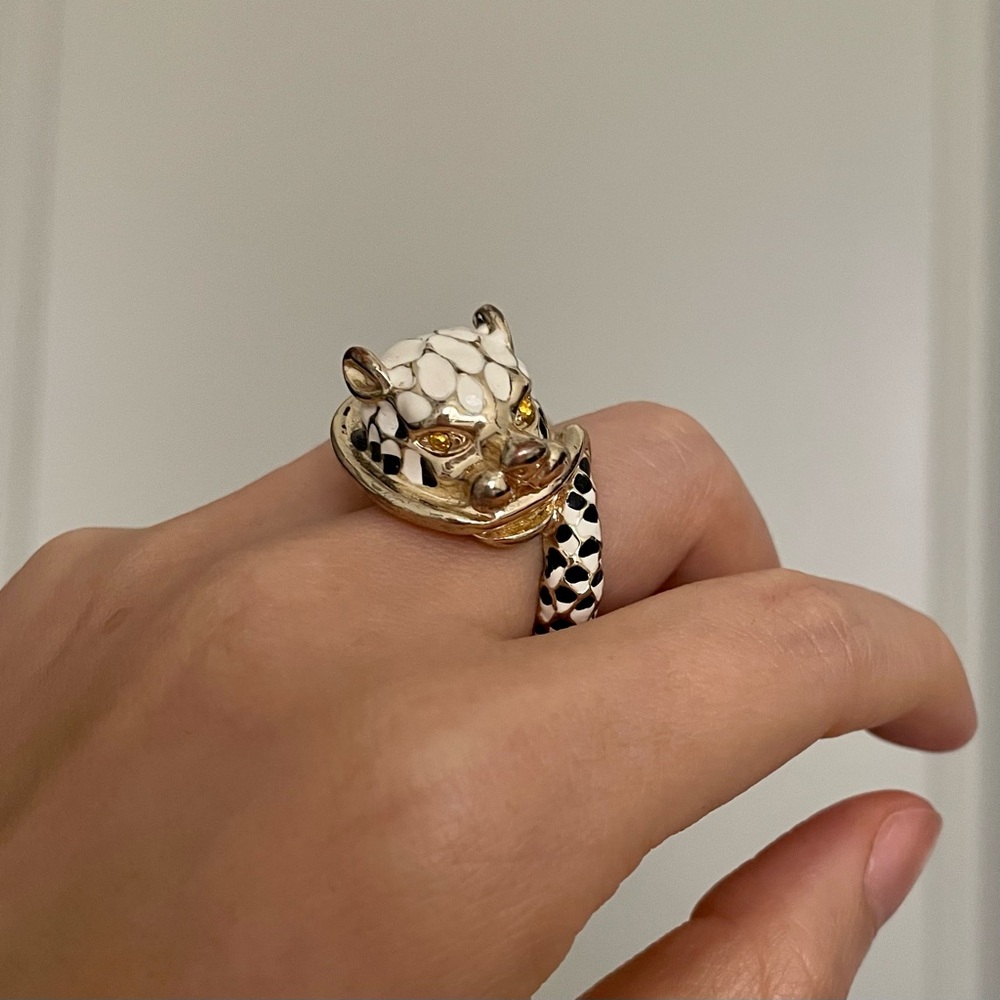 Panthere Leopard Head Ring with Black and White Pattern